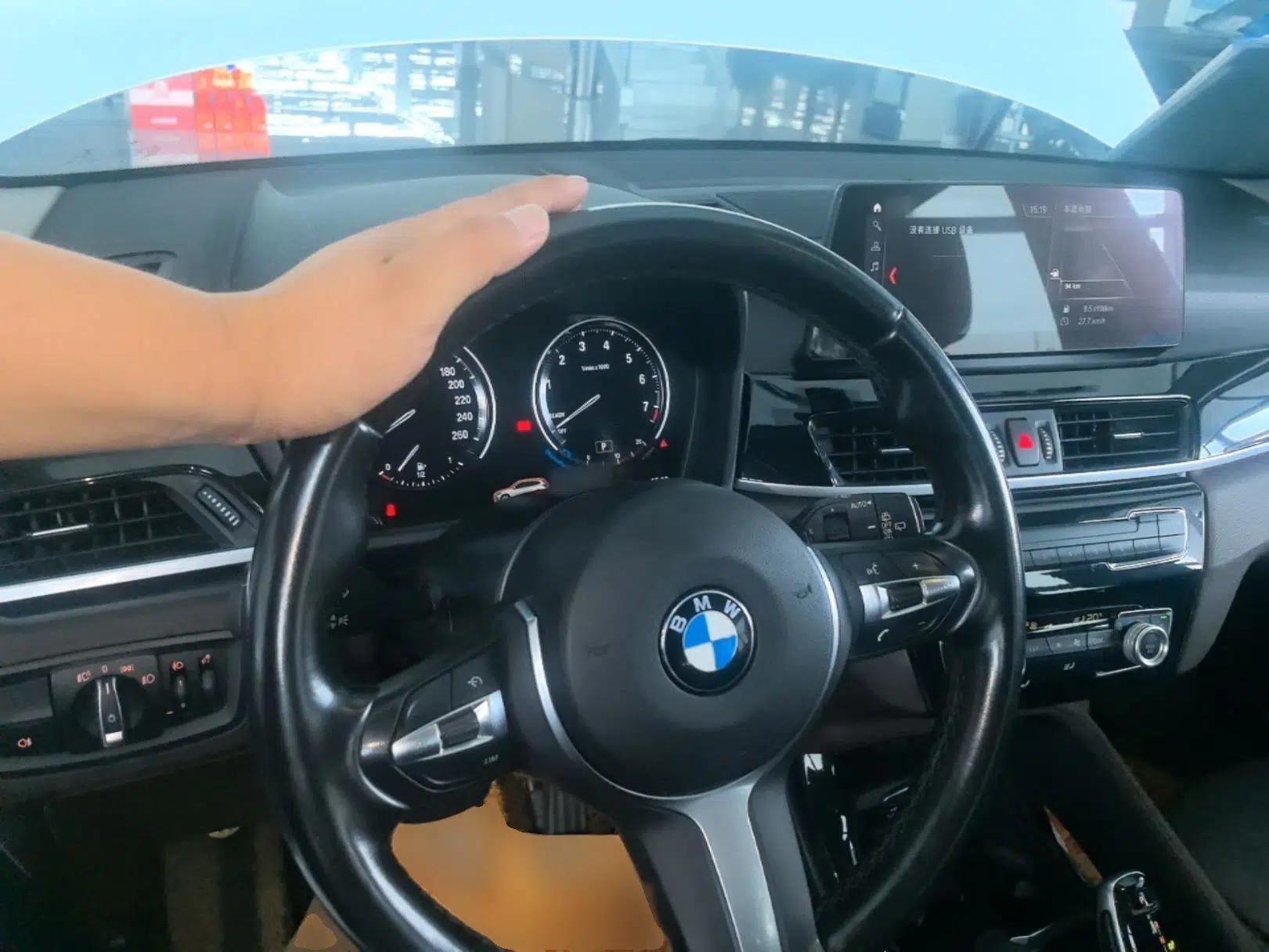 BMW X1 2021 sDrive25Li Leading Model — миниатюра 13