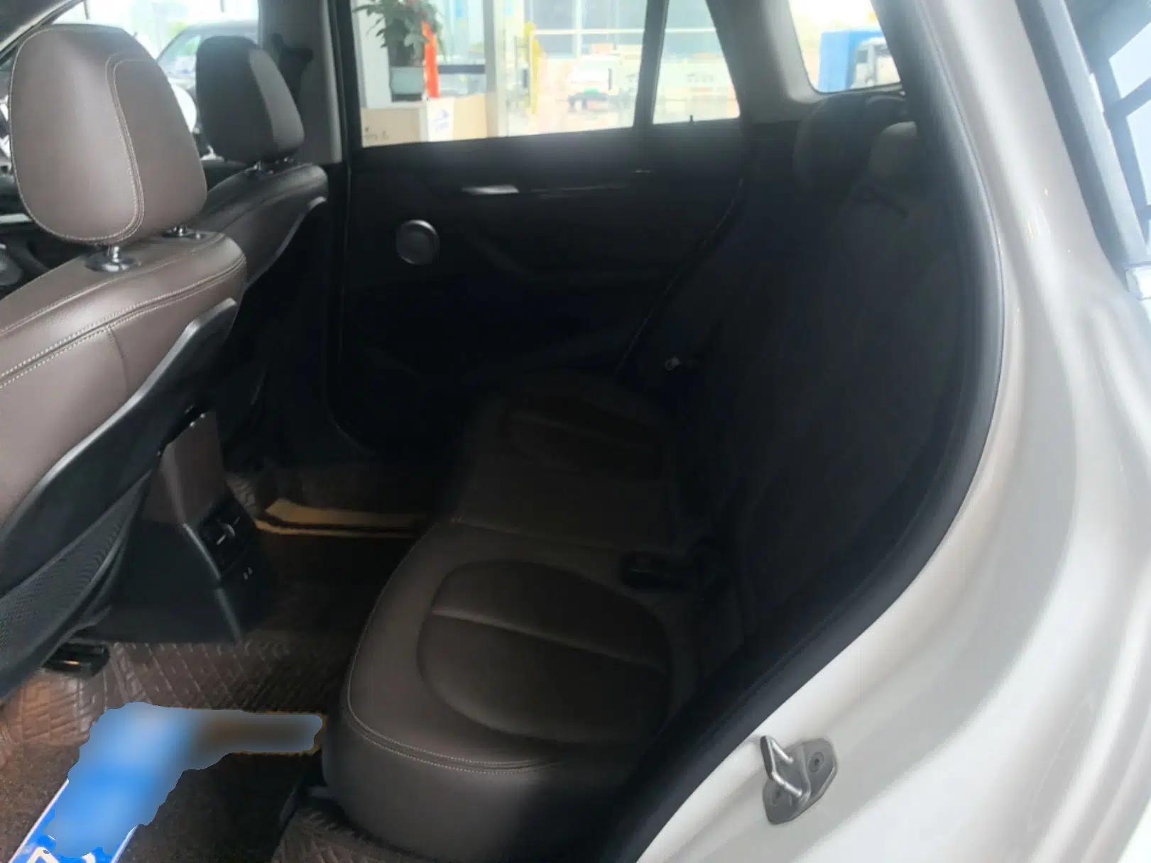 BMW X1 2021 sDrive25Li Leading Model — миниатюра 20