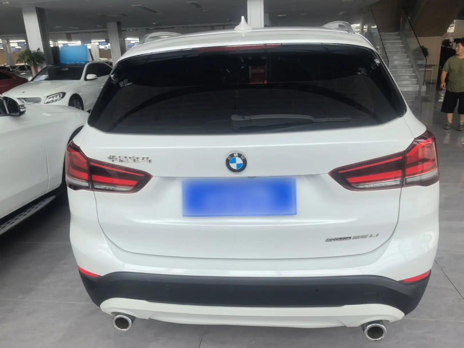 BMW X1 2021 sDrive25Li Leading Model — миниатюра 5