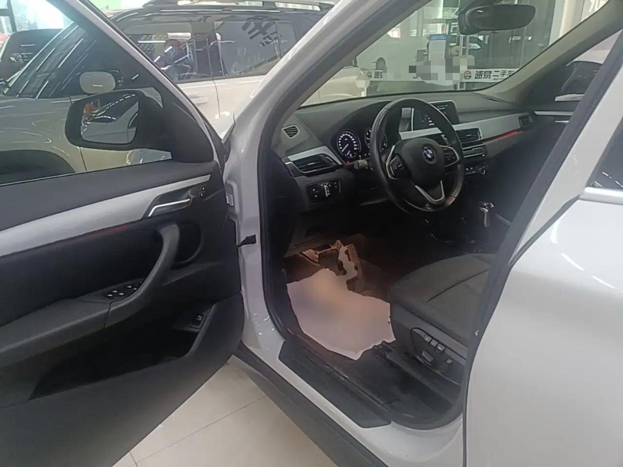 BMW X1 2019 sDrive20Li Leading Model — миниатюра 18