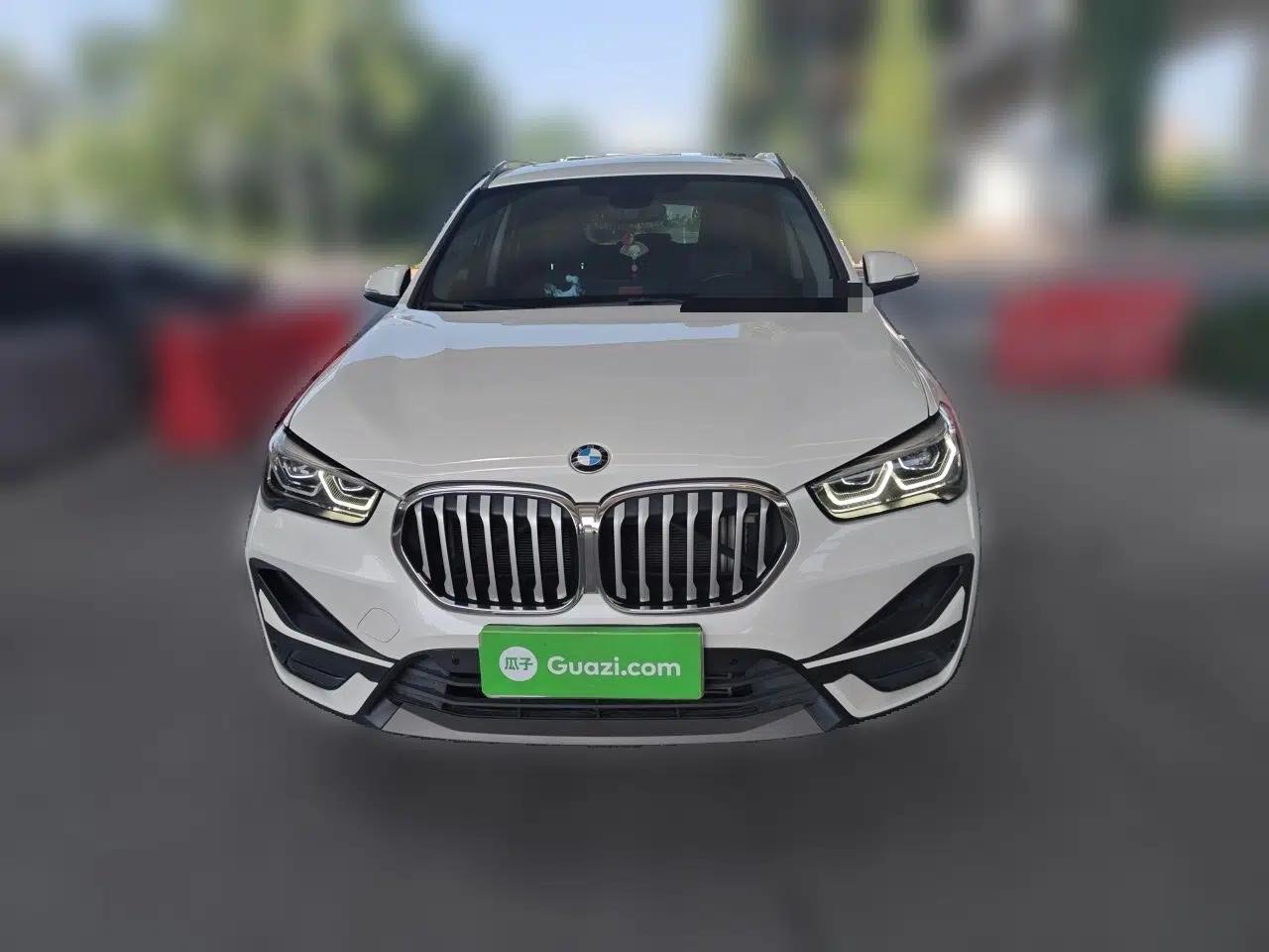 BMW X1 2022 sDrive25Li Leading Model — миниатюра 2