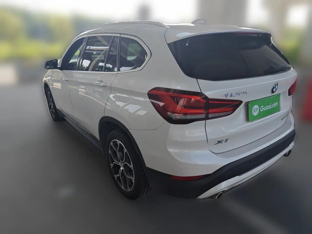 BMW X1 2022 sDrive25Li Leading Model — миниатюра 4