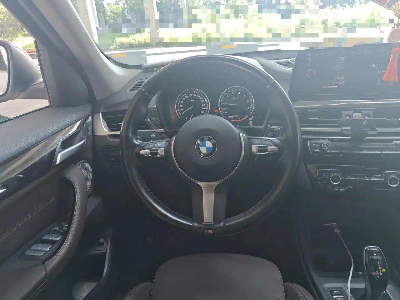 BMW X1 2022 sDrive25Li Leading Model — миниатюра 10