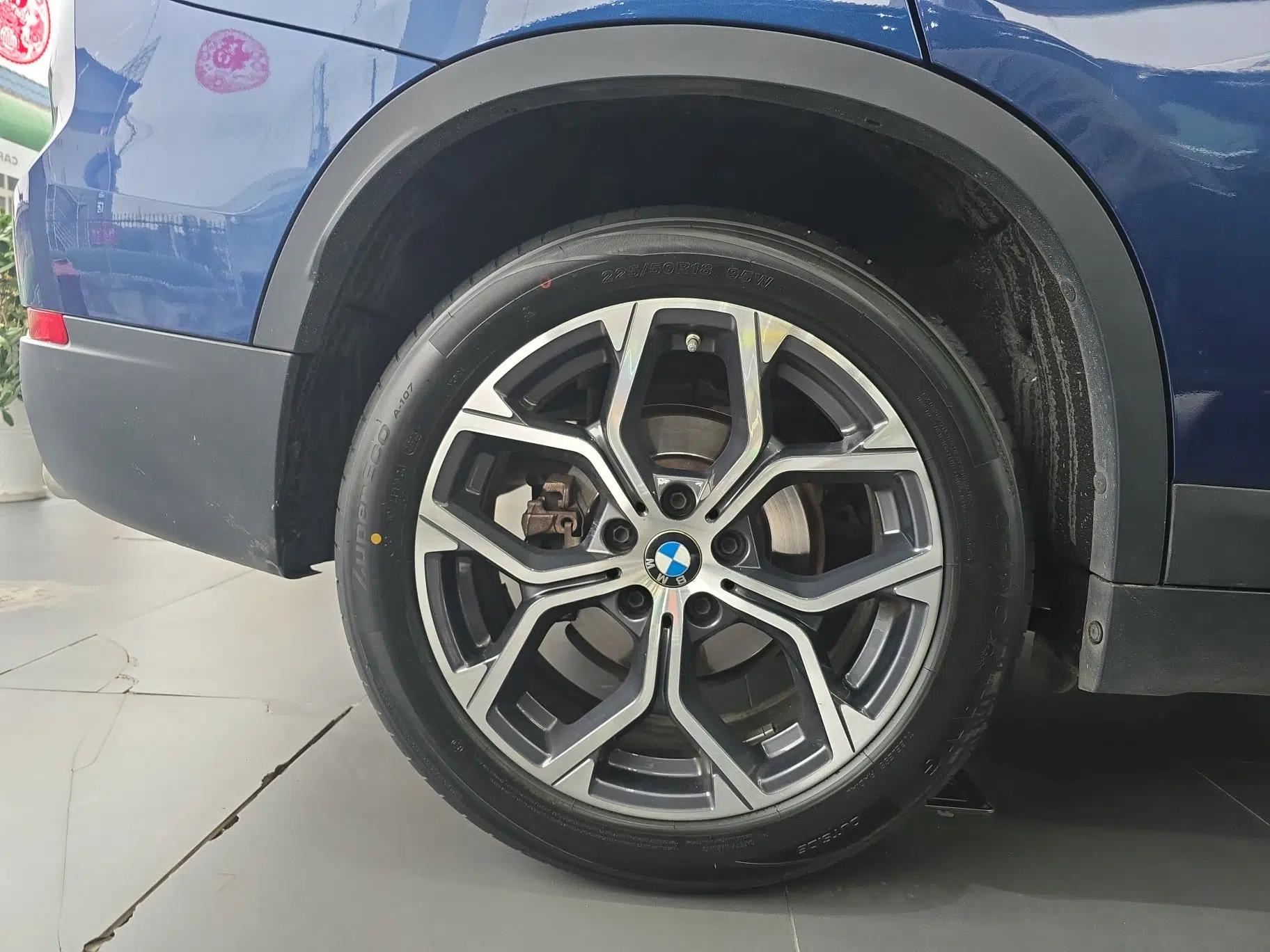 BMW X1 2021 Restyled sDrive25Li Leading Edition — миниатюра 11