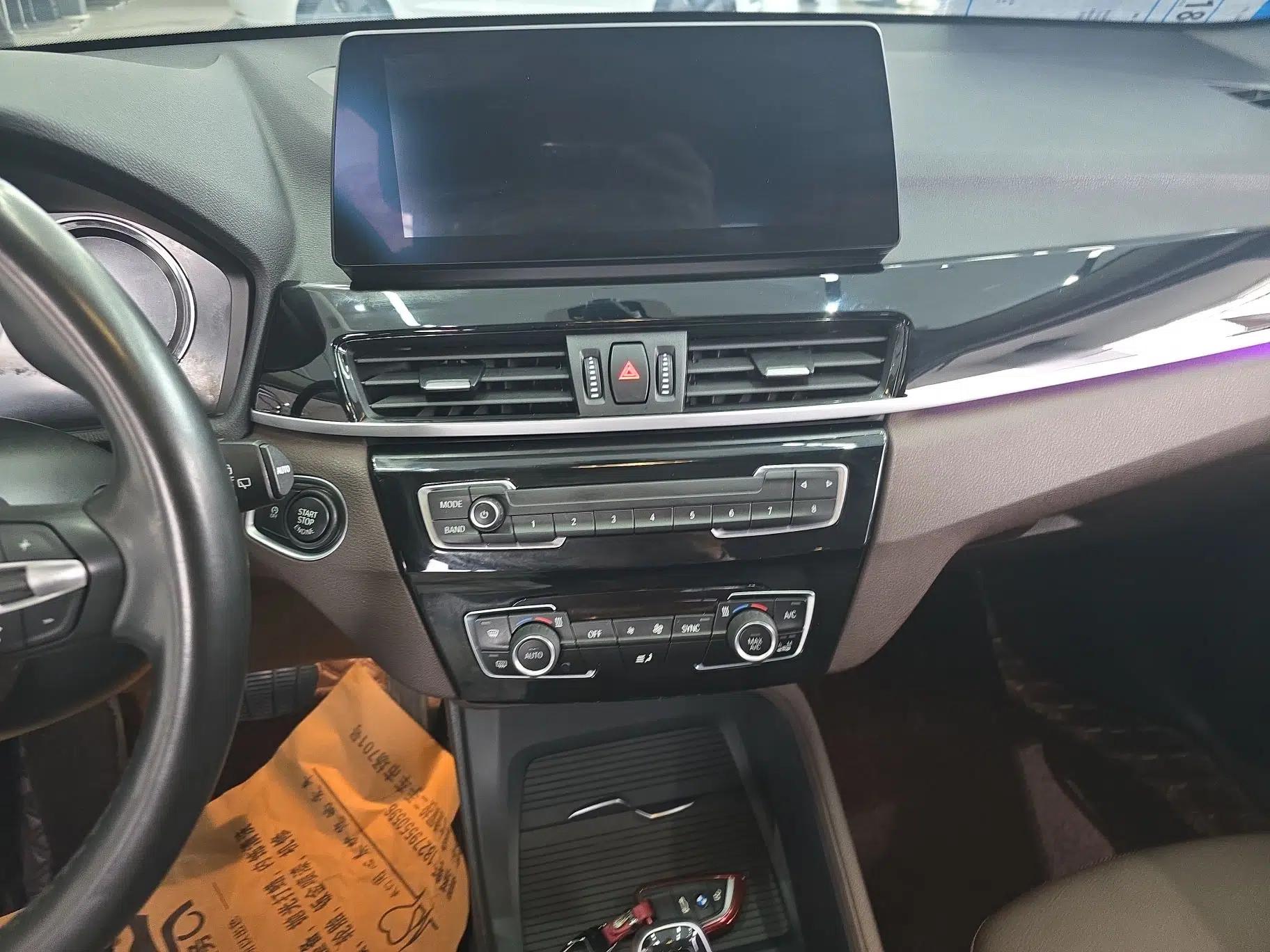 BMW X1 2021 Restyled sDrive25Li Leading Edition — миниатюра 15