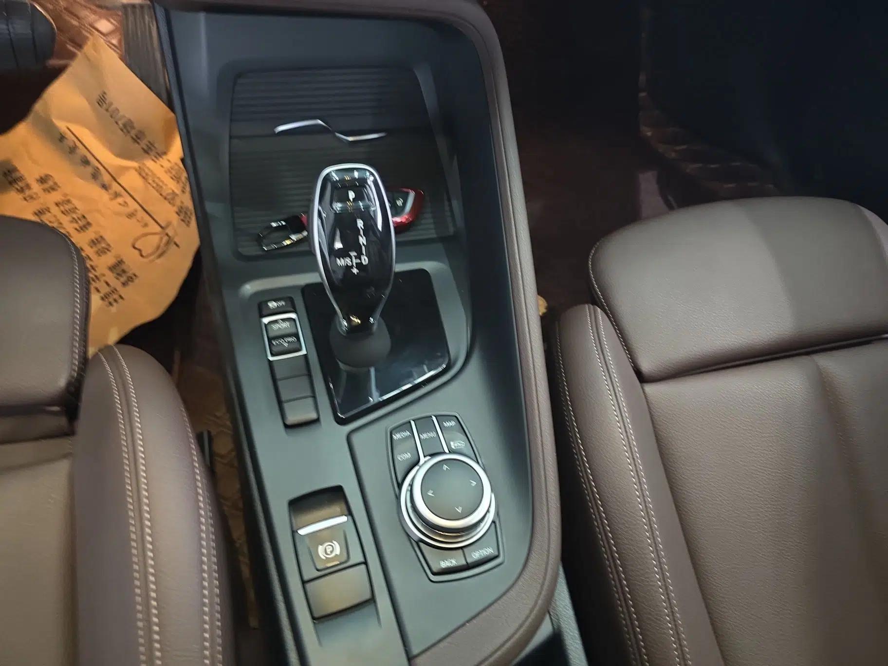 BMW X1 2021 Restyled sDrive25Li Leading Edition — миниатюра 16