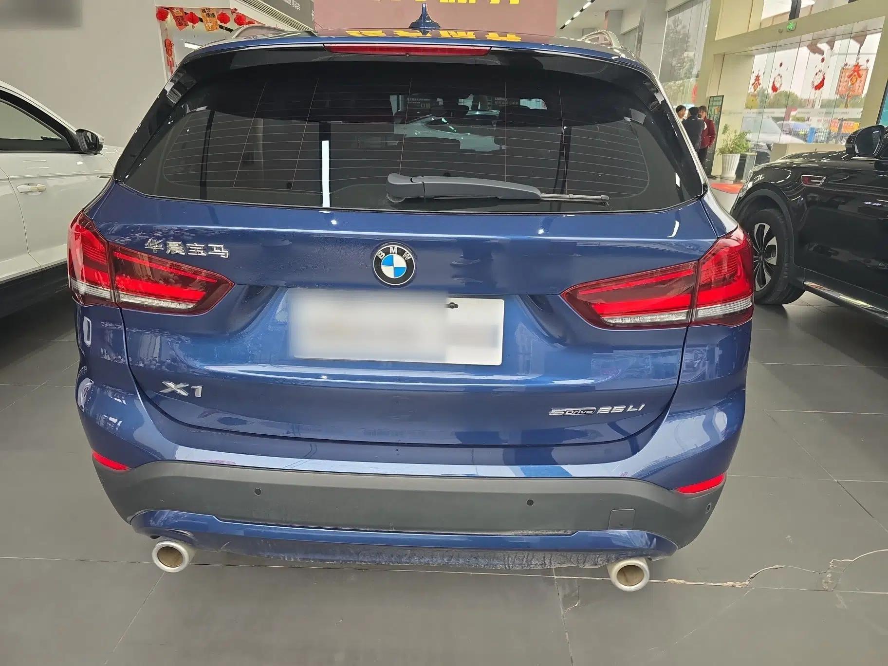BMW X1 2021 Restyled sDrive25Li Leading Edition — миниатюра 3