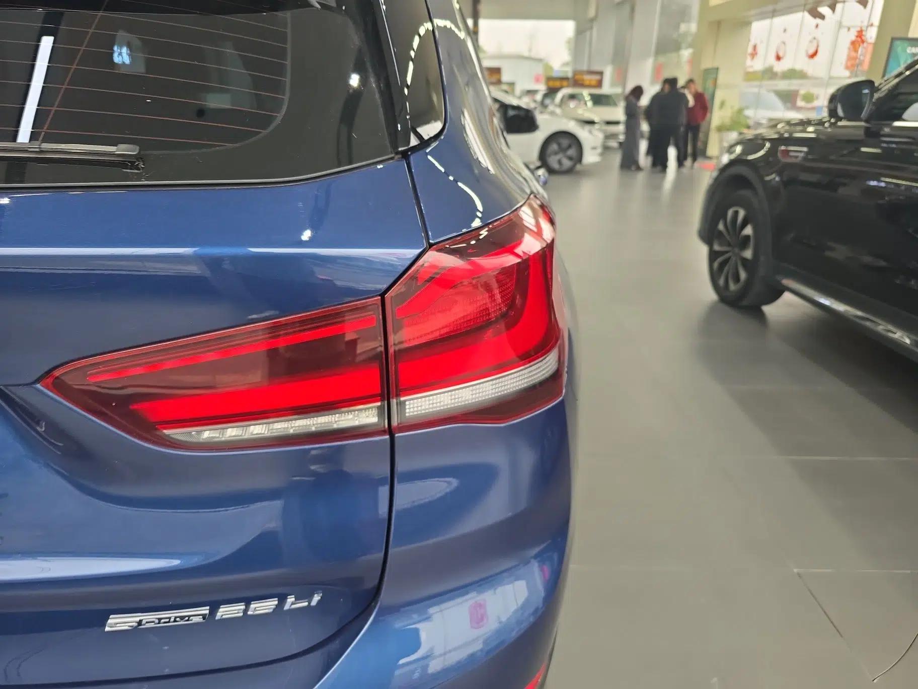BMW X1 2021 Restyled sDrive25Li Leading Edition — миниатюра 9