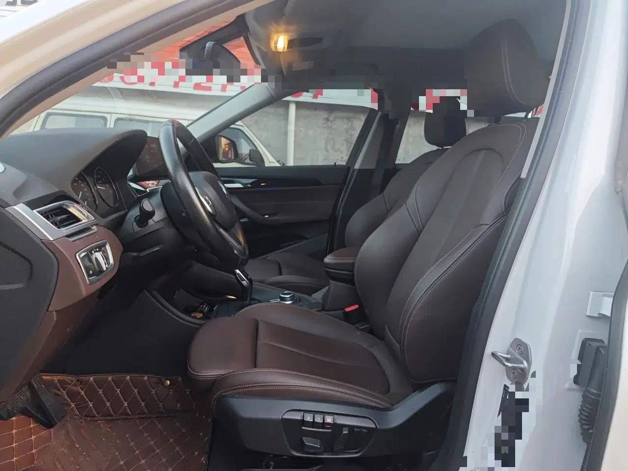 BMW X1 2020 sDrive25Li Leading Model — миниатюра 15