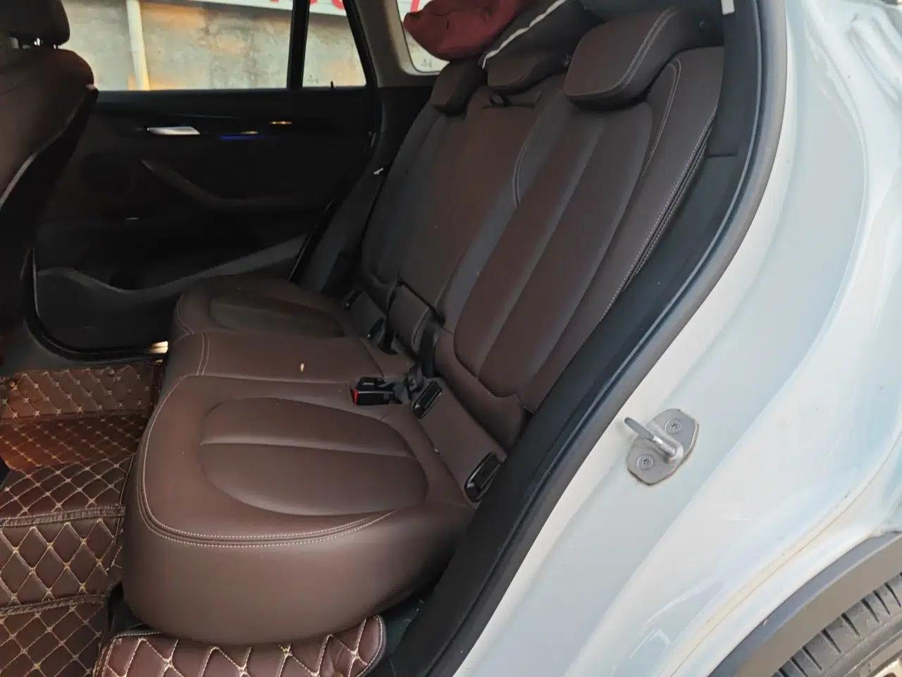 BMW X1 2020 sDrive25Li Leading Model — миниатюра 17