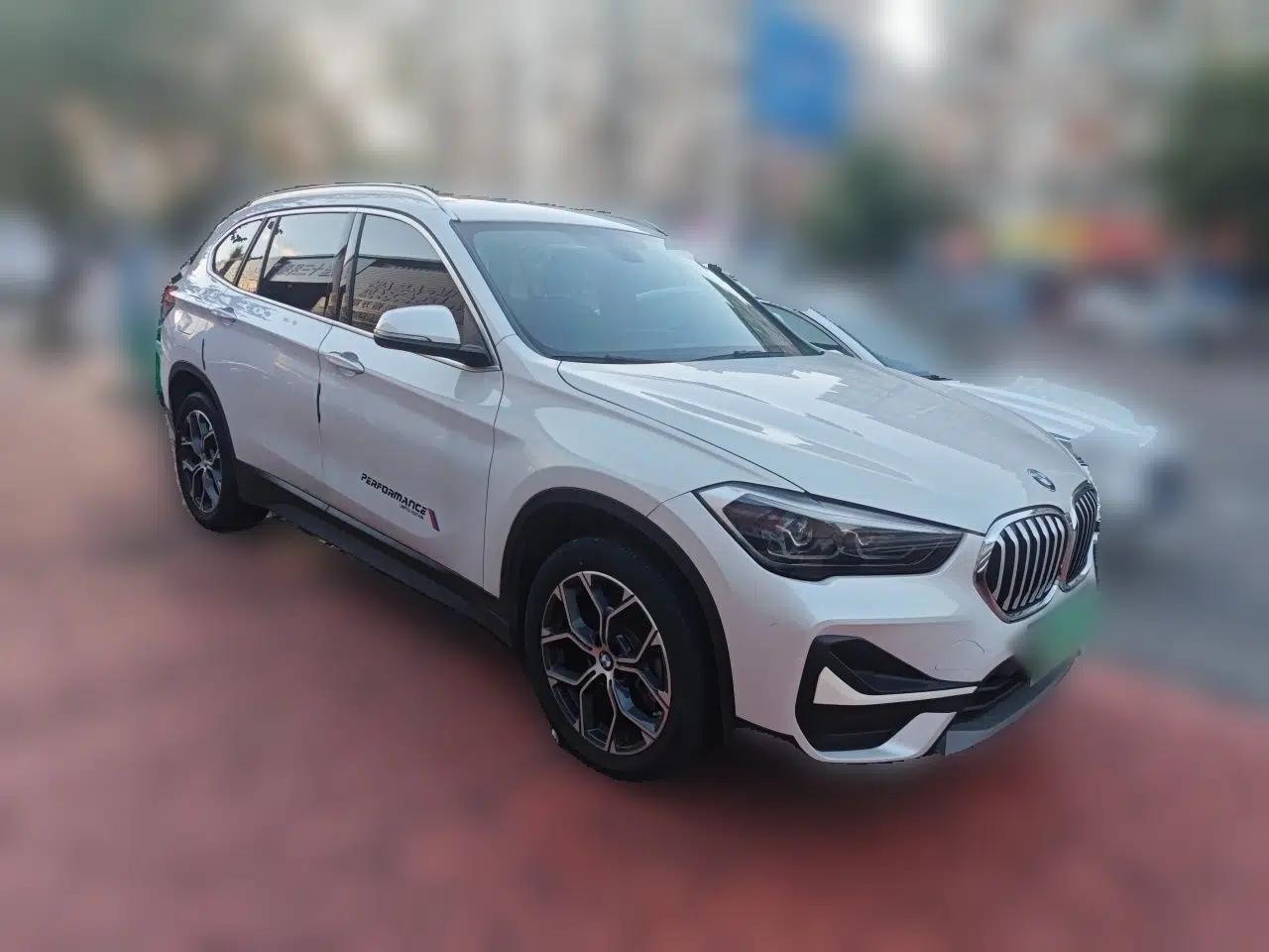 BMW X1 2020 sDrive25Li Leading Model — миниатюра 3