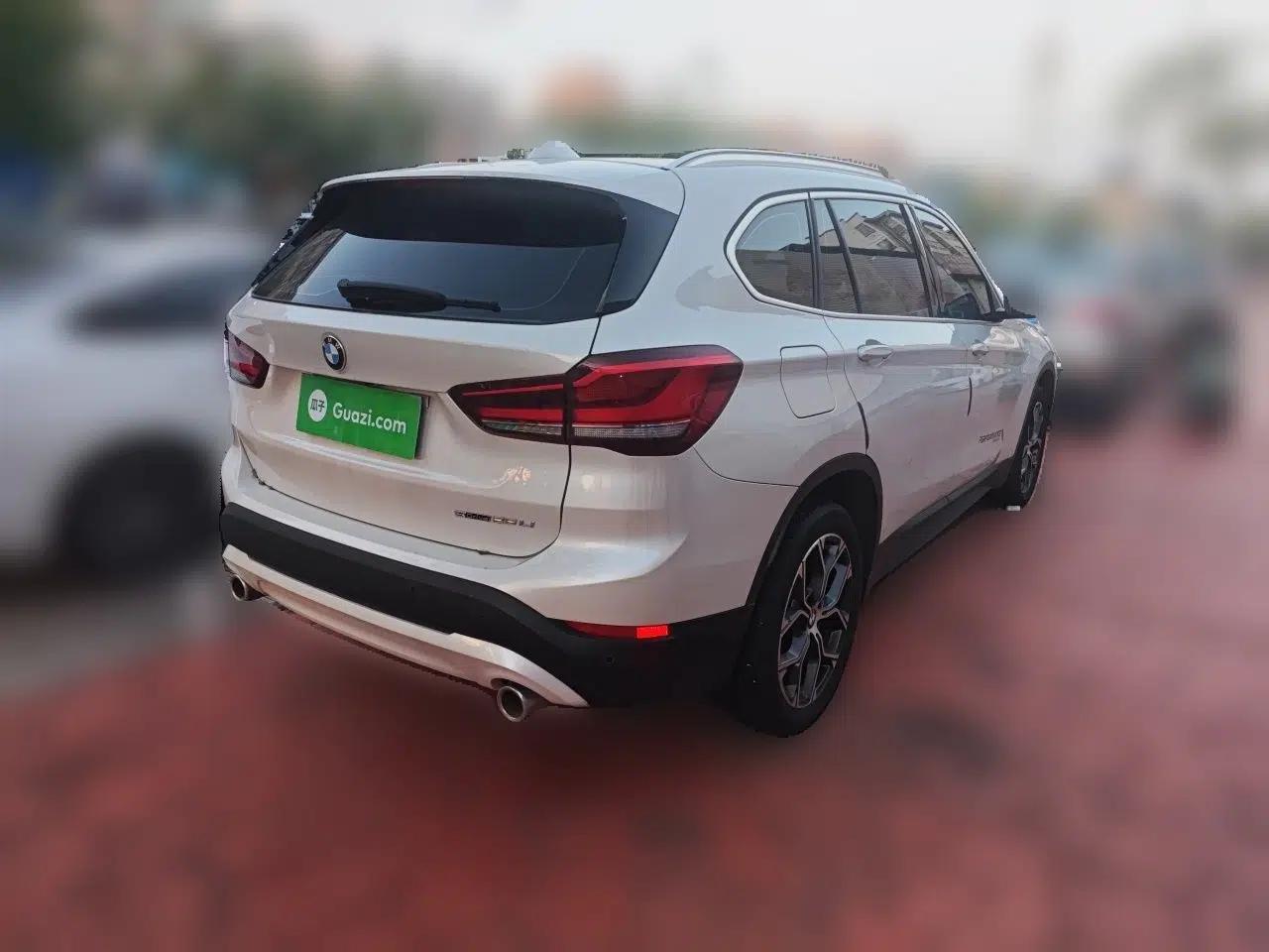 BMW X1 2020 sDrive25Li Leading Model — миниатюра 6