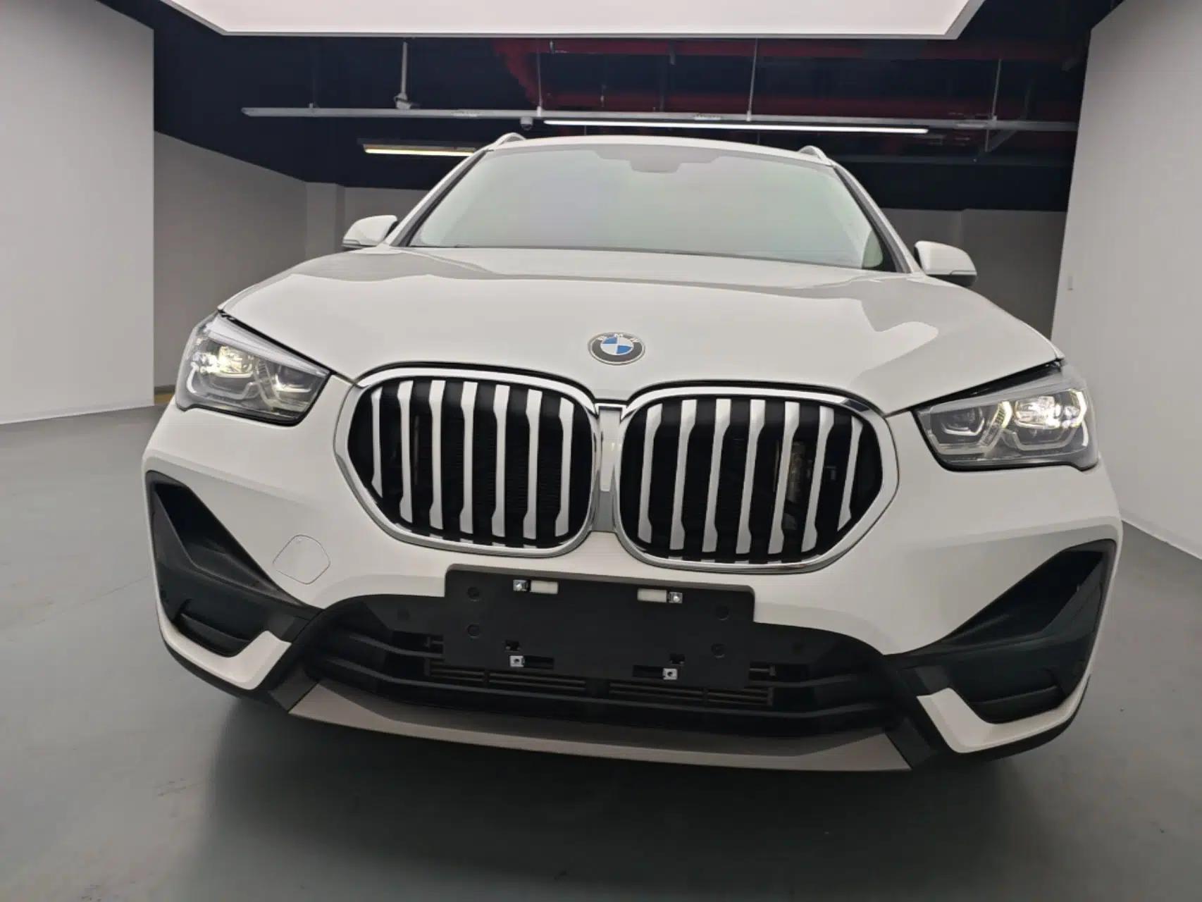 BMW X1 2022 sDrive25Li Leading Model — миниатюра 2