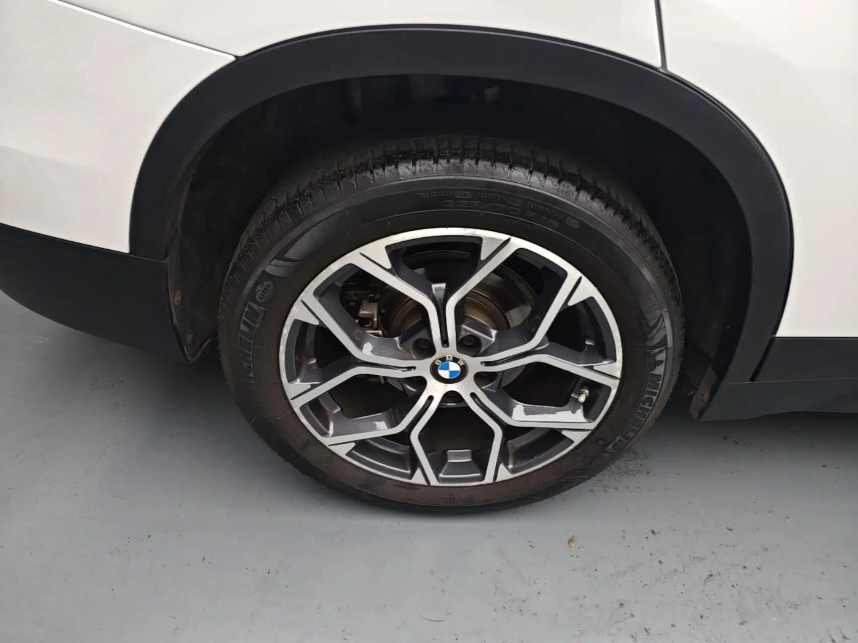 BMW X1 2022 sDrive25Li Leading Model — миниатюра 11