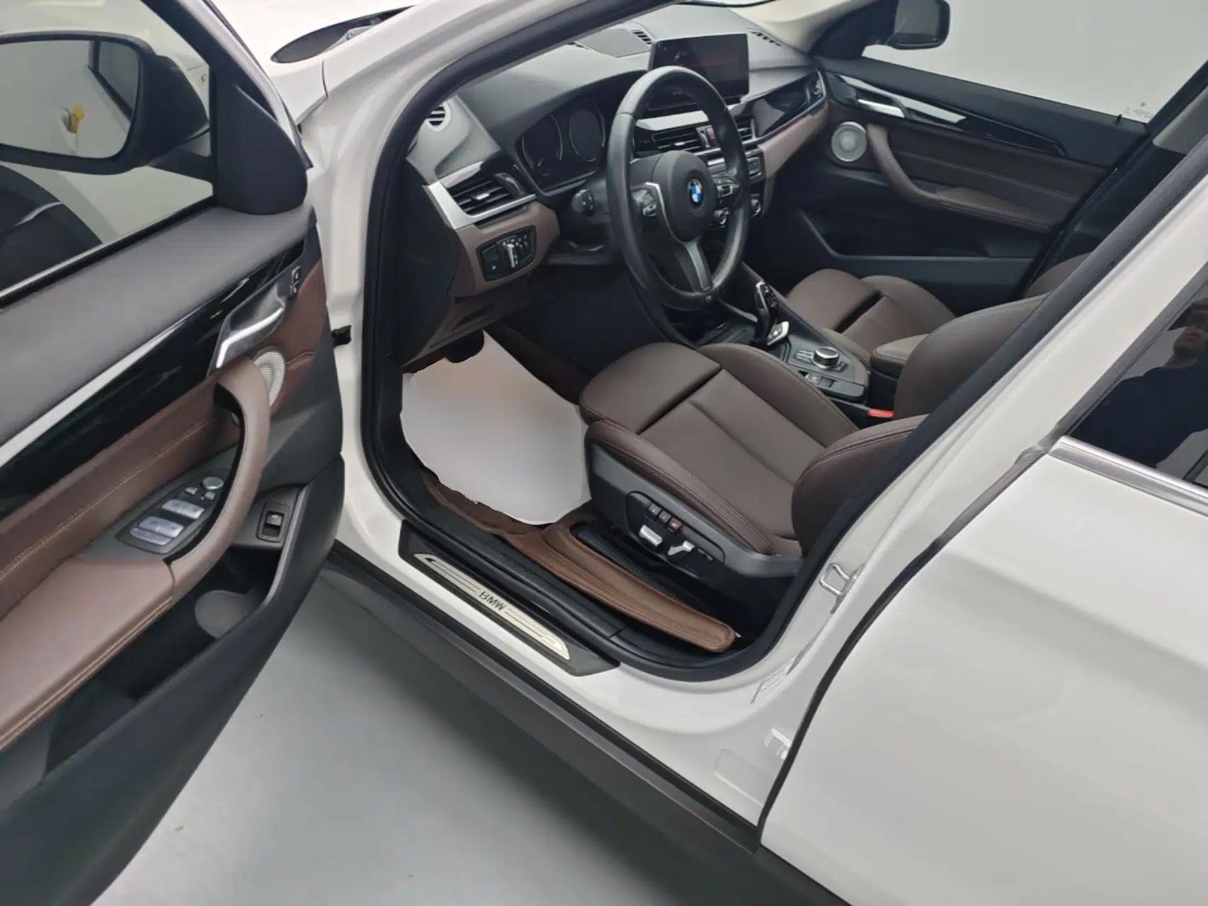 BMW X1 2022 sDrive25Li Leading Model — миниатюра 18
