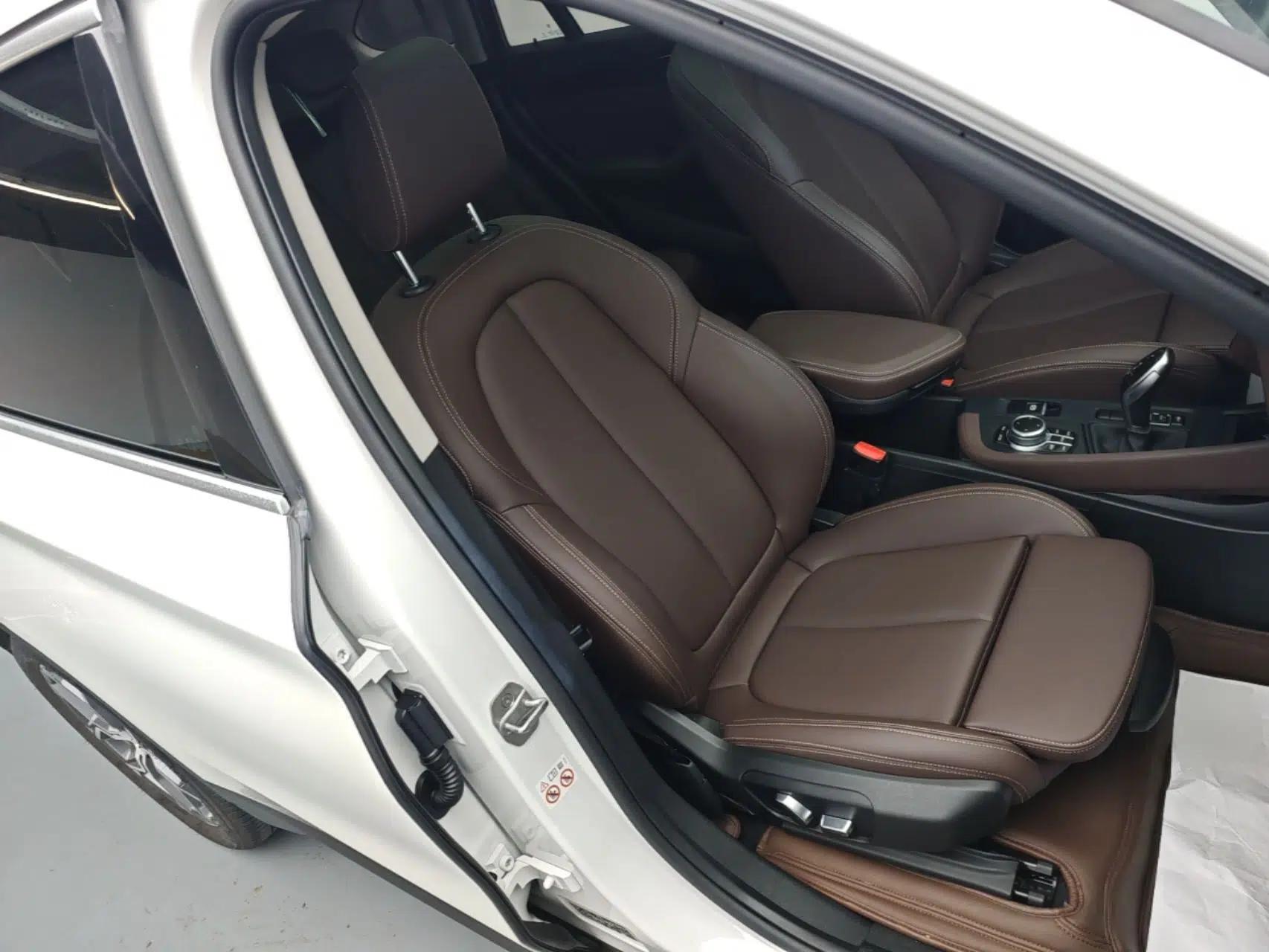 BMW X1 2022 sDrive25Li Leading Model — миниатюра 19