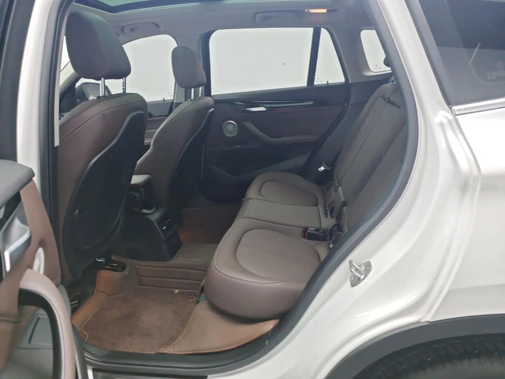 BMW X1 2022 sDrive25Li Leading Model — миниатюра 20