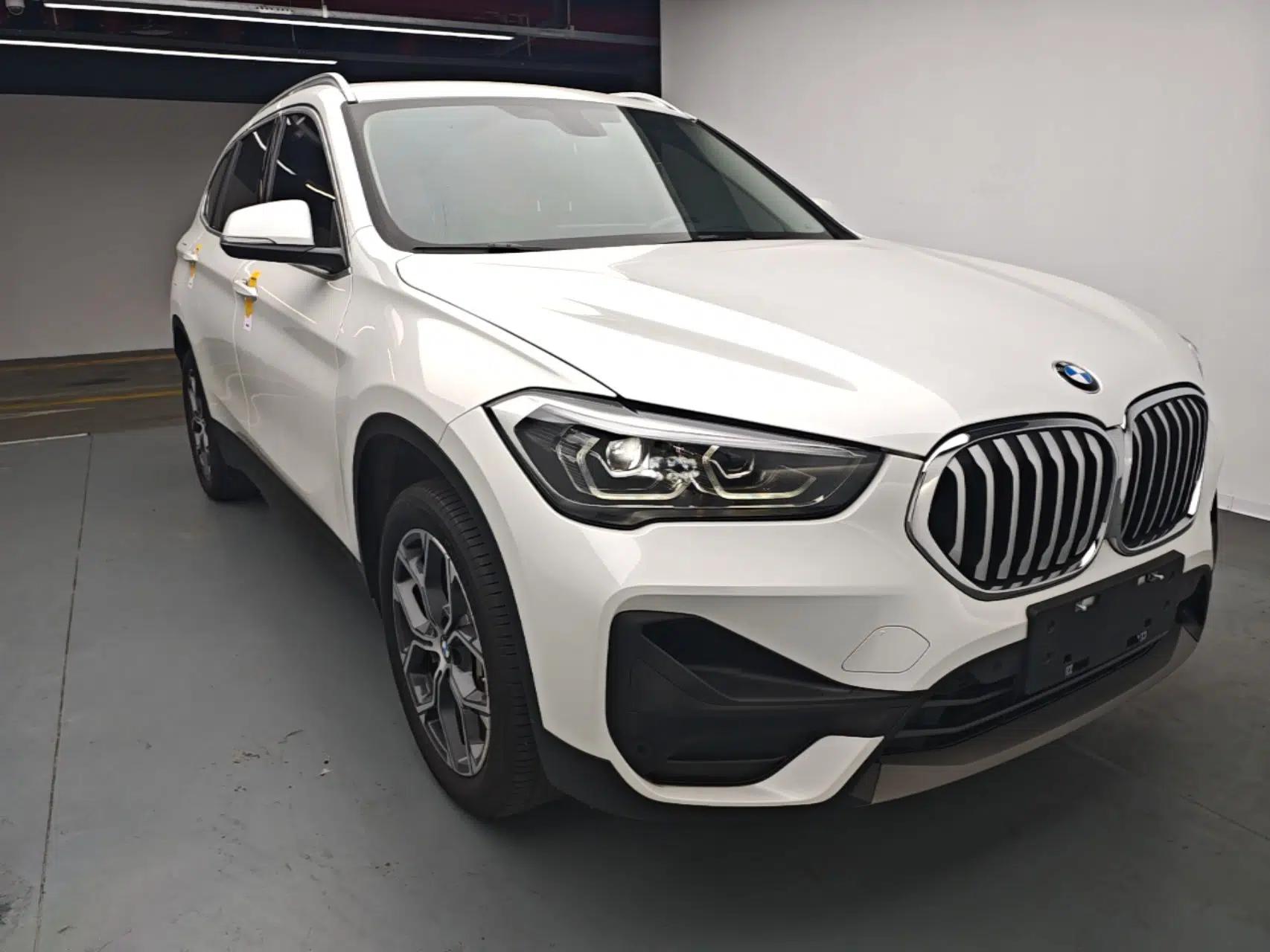 BMW X1 2022 sDrive25Li Leading Model — миниатюра 3