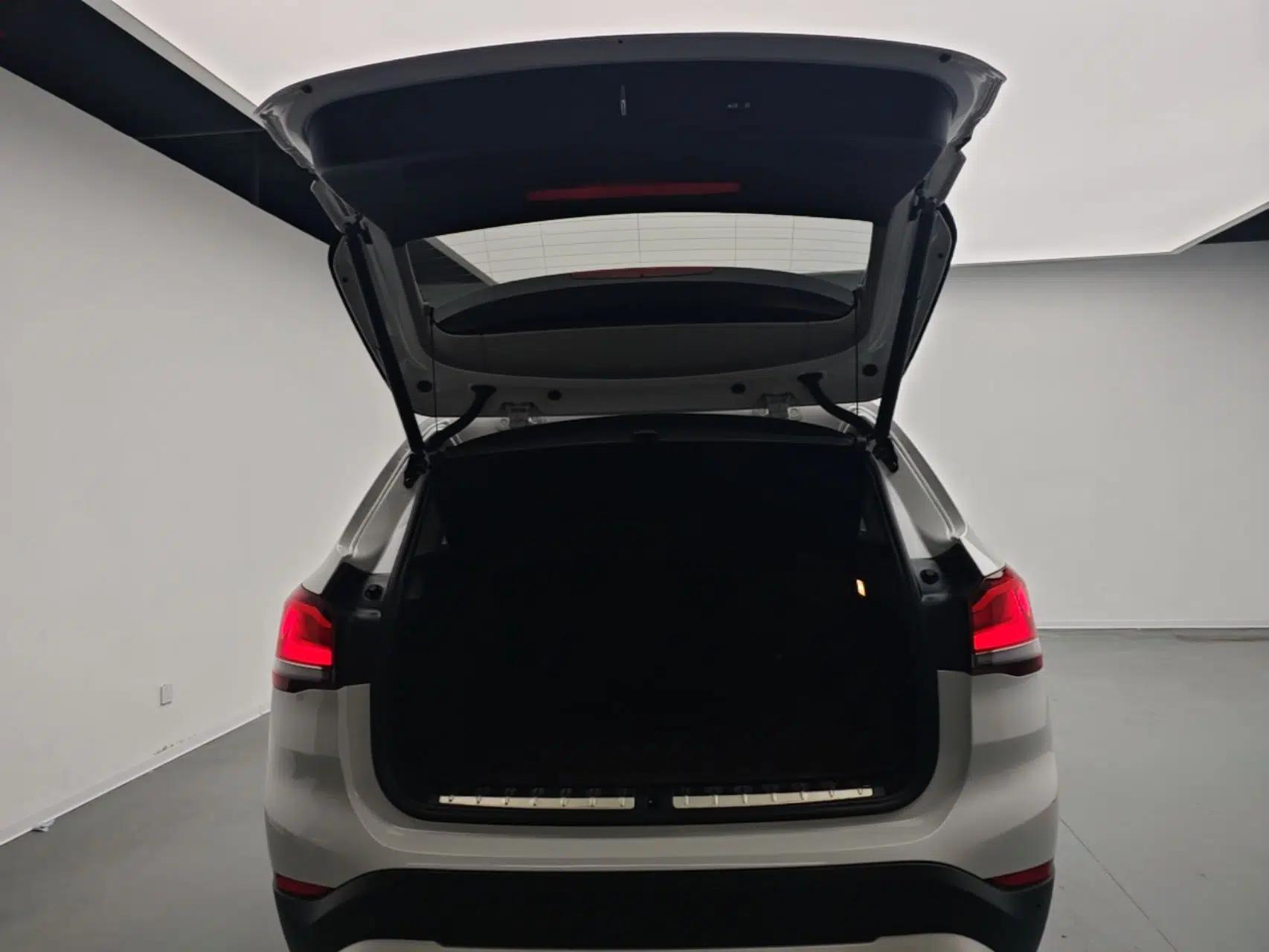 BMW X1 2022 sDrive25Li Leading Model — миниатюра 22
