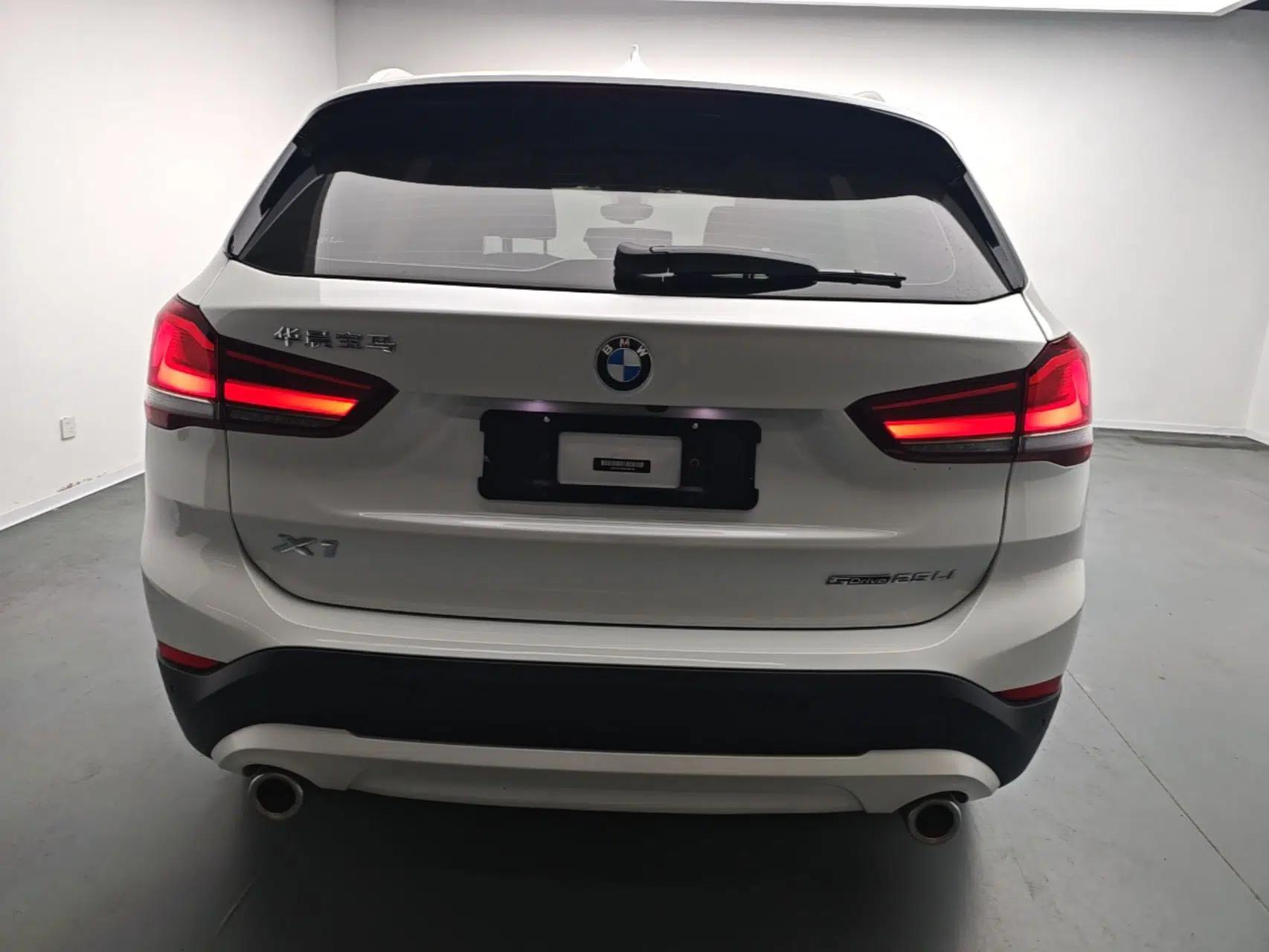 BMW X1 2022 sDrive25Li Leading Model — миниатюра 5