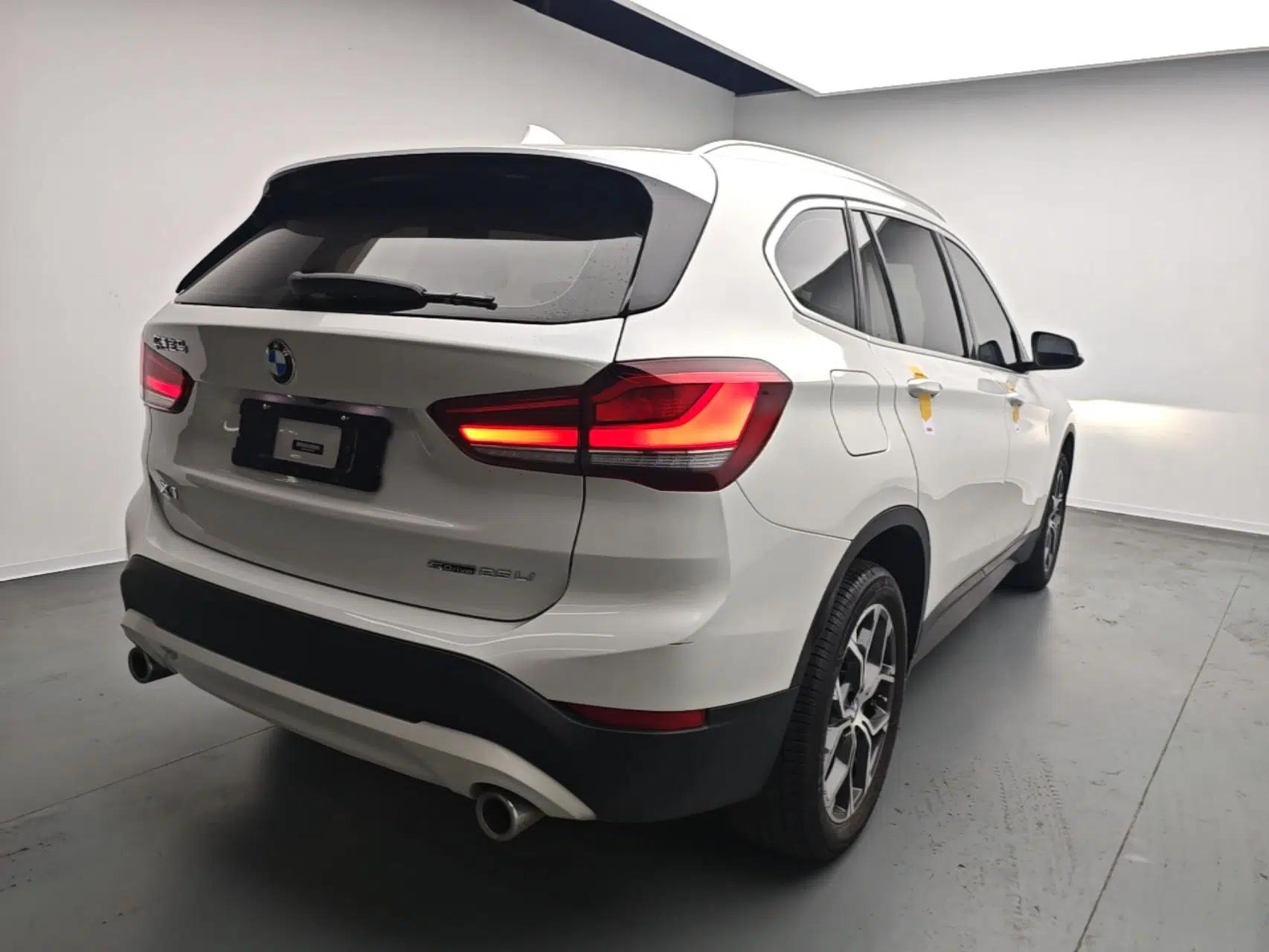 BMW X1 2022 sDrive25Li Leading Model — миниатюра 6