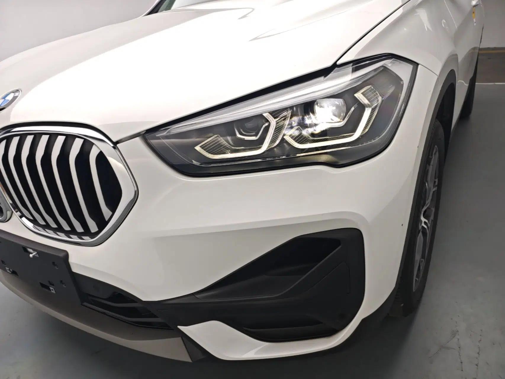 BMW X1 2022 sDrive25Li Leading Model — миниатюра 8