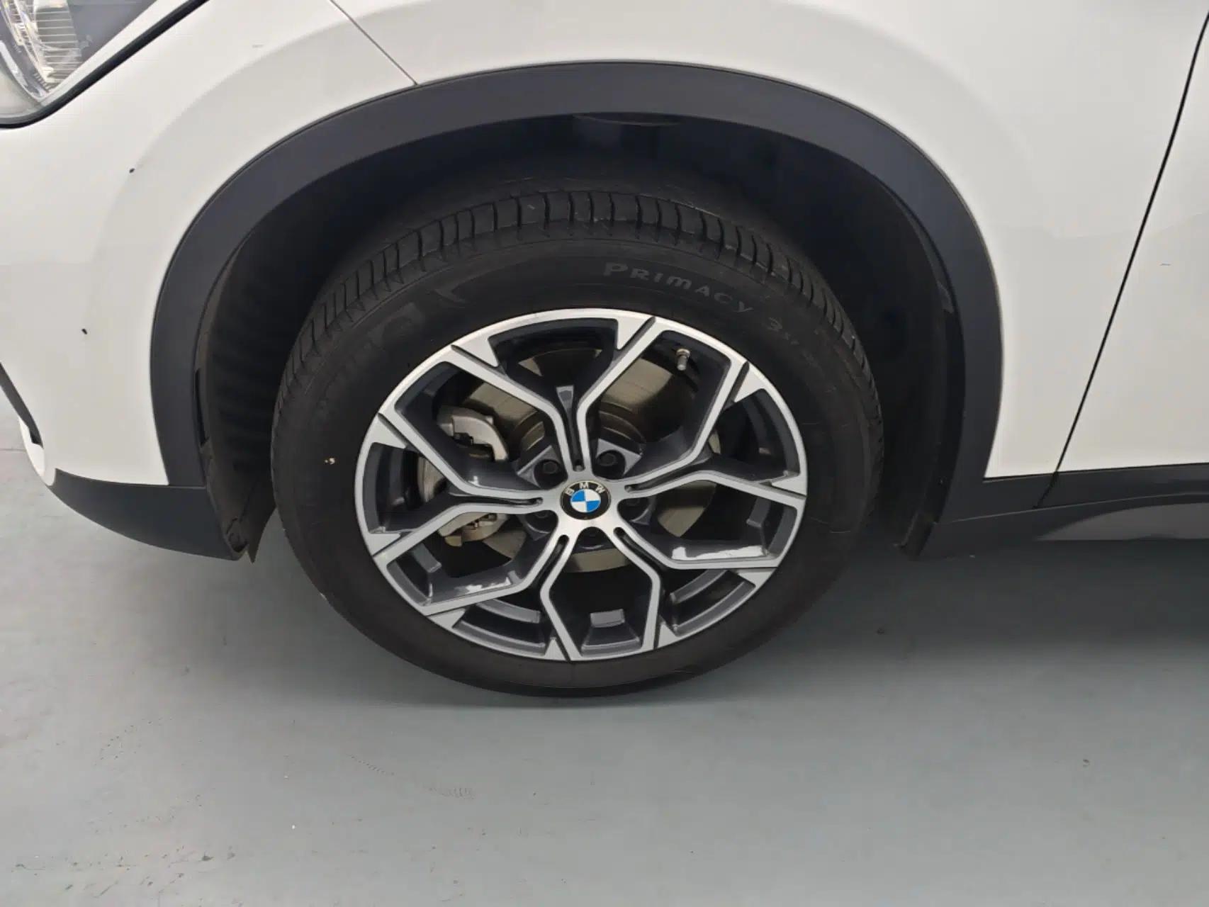 BMW X1 2022 sDrive25Li Leading Model — миниатюра 10