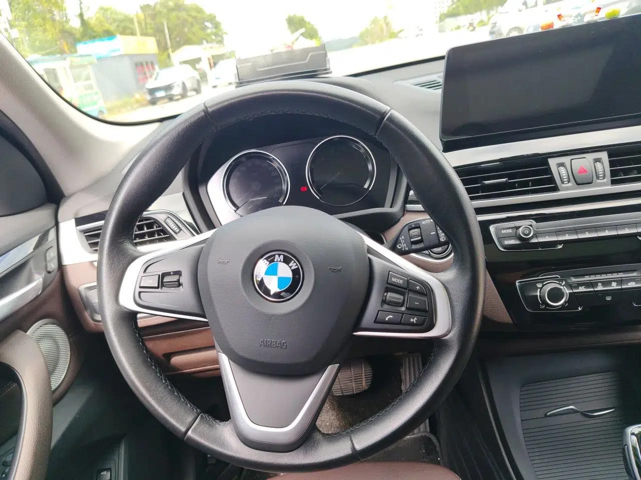 BMW X1 2021 sDrive20Li Fashion Model — миниатюра 10