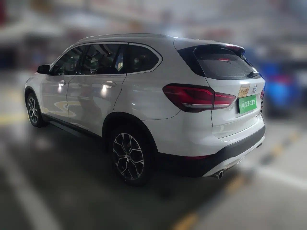 BMW X1 2020 sDrive25Li Leading Model — миниатюра 4