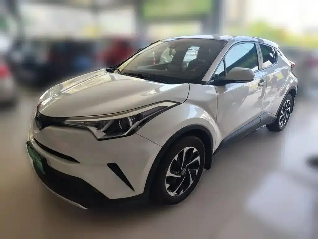2018 Toyota IZOA 2.0L Elegance Edition (National VI Emission Standard) — миниатюра 1