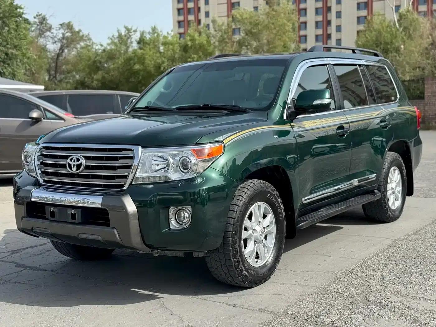 2012 Land Cruiser 4.0L Automatic VX — миниатюра 1