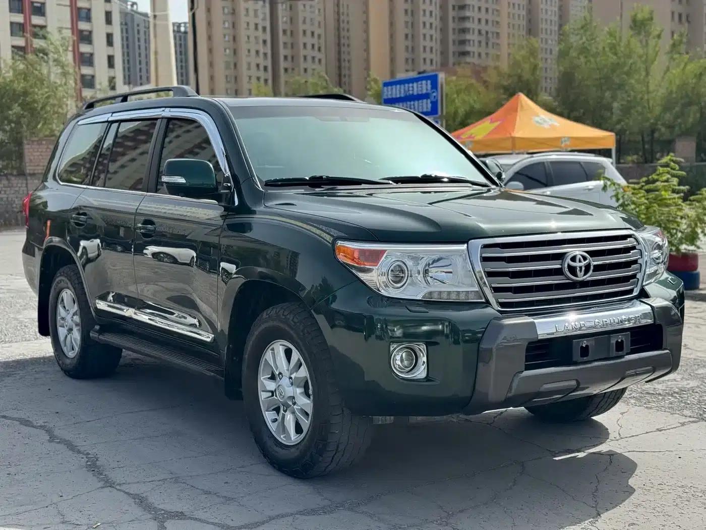 2012 Land Cruiser 4.0L Automatic VX — миниатюра 3