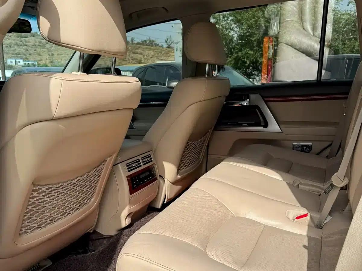 2012 Land Cruiser 4.0L Automatic VX — миниатюра 6