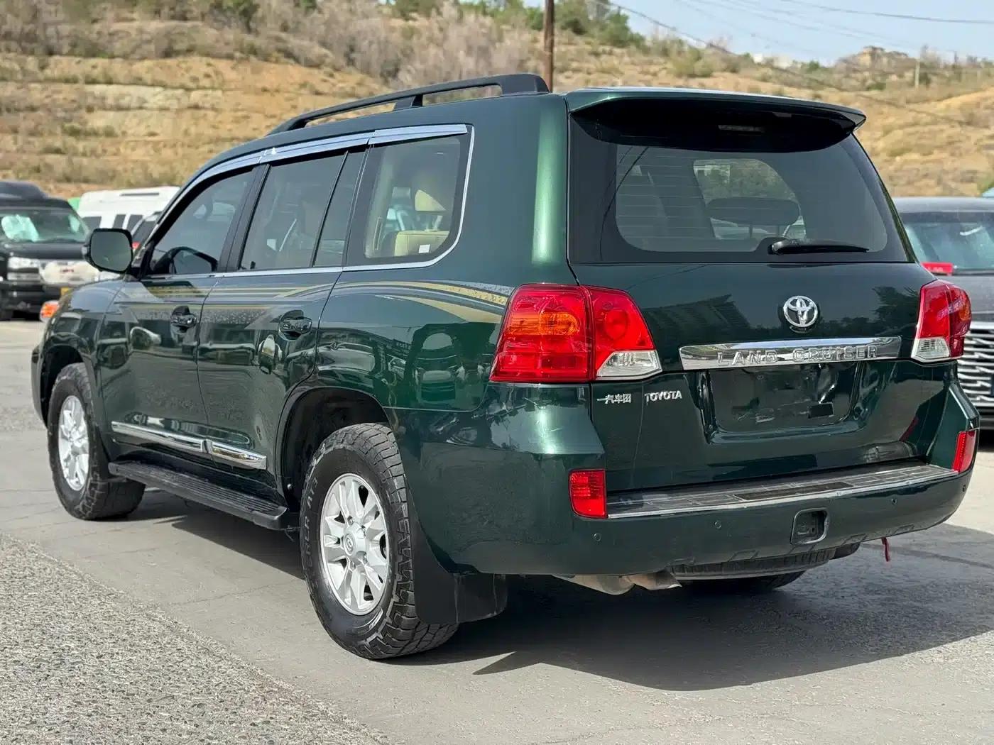 2012 Land Cruiser 4.0L Automatic VX — миниатюра 7