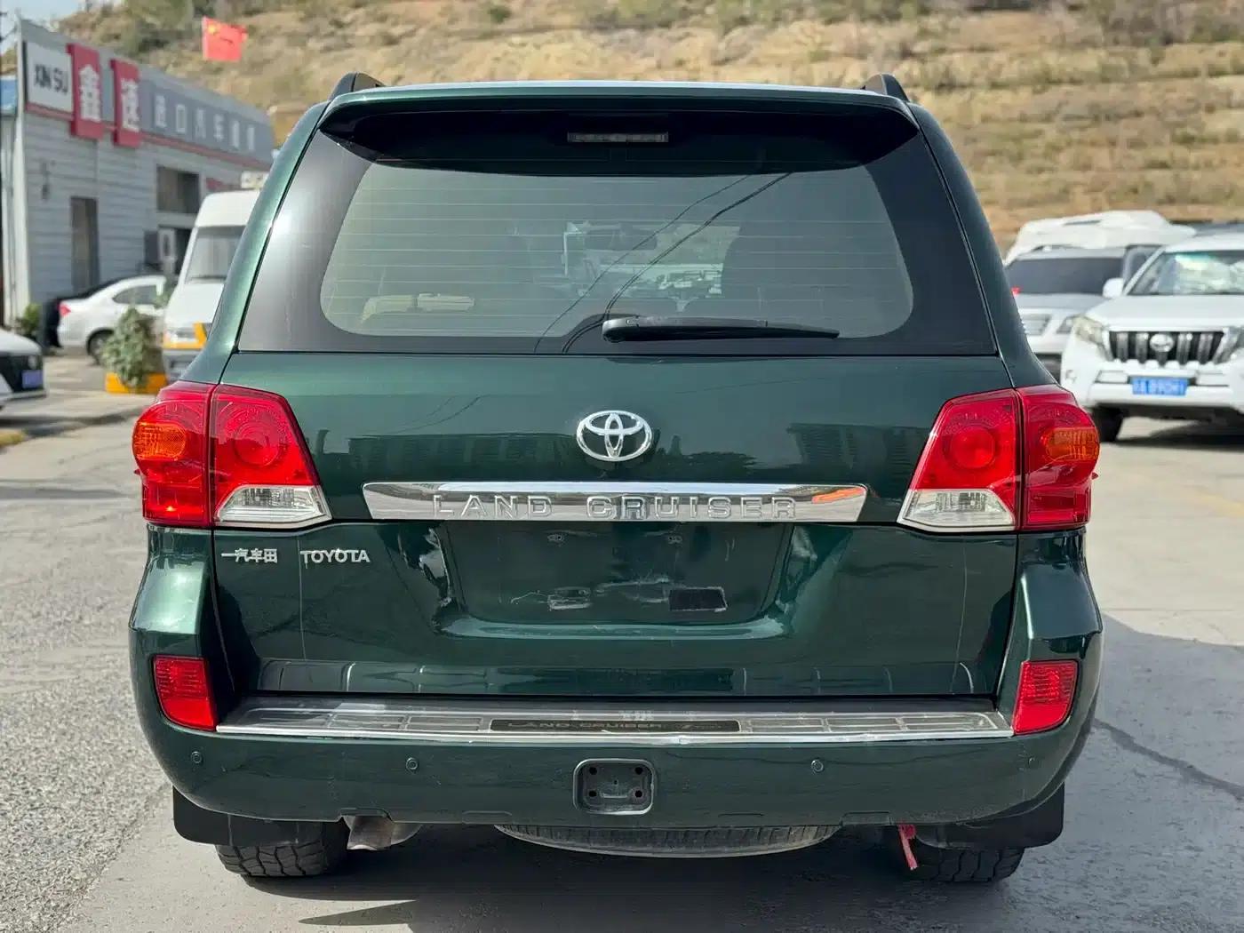 2012 Land Cruiser 4.0L Automatic VX — миниатюра 8
