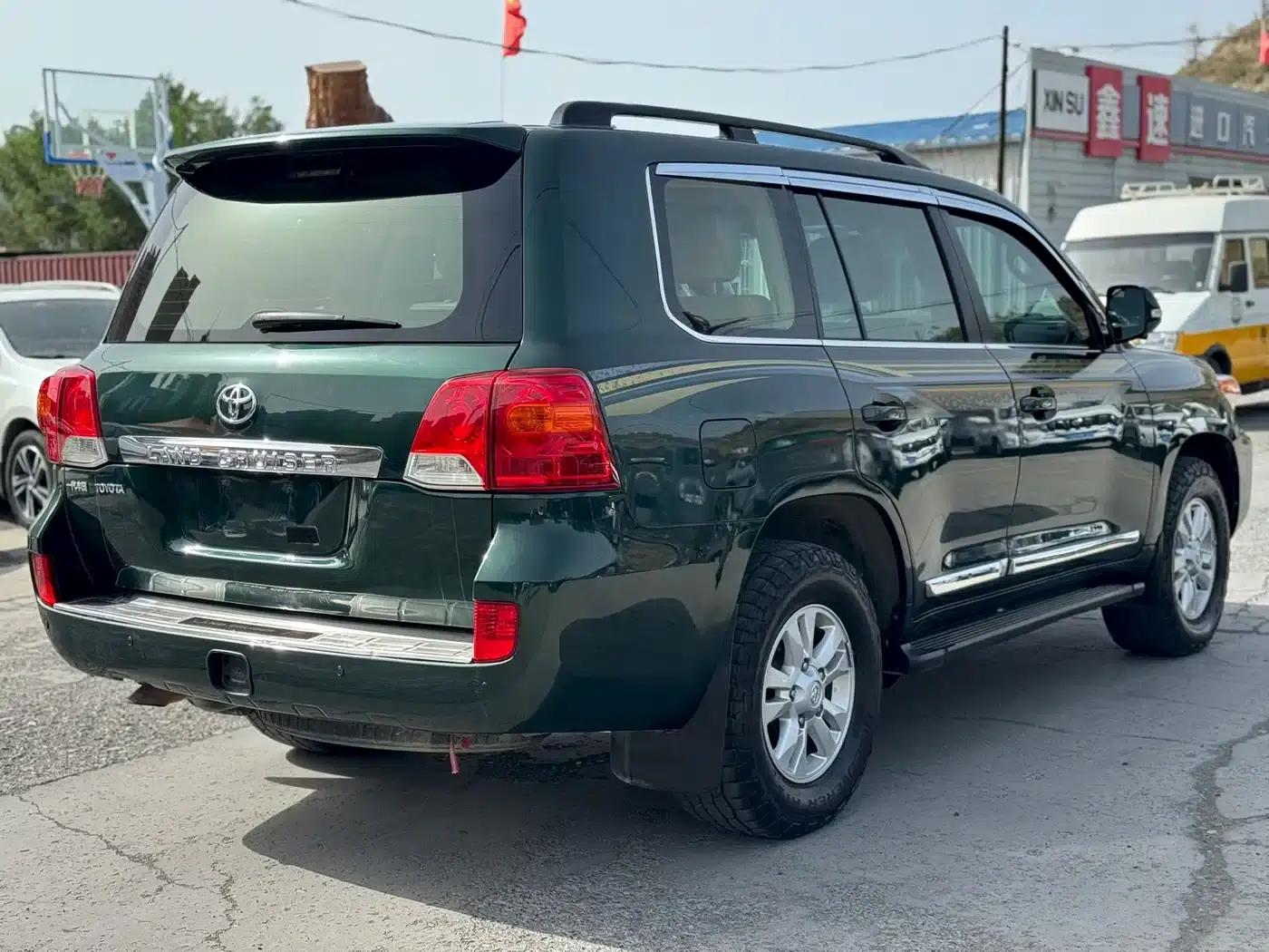 2012 Land Cruiser 4.0L Automatic VX — миниатюра 9
