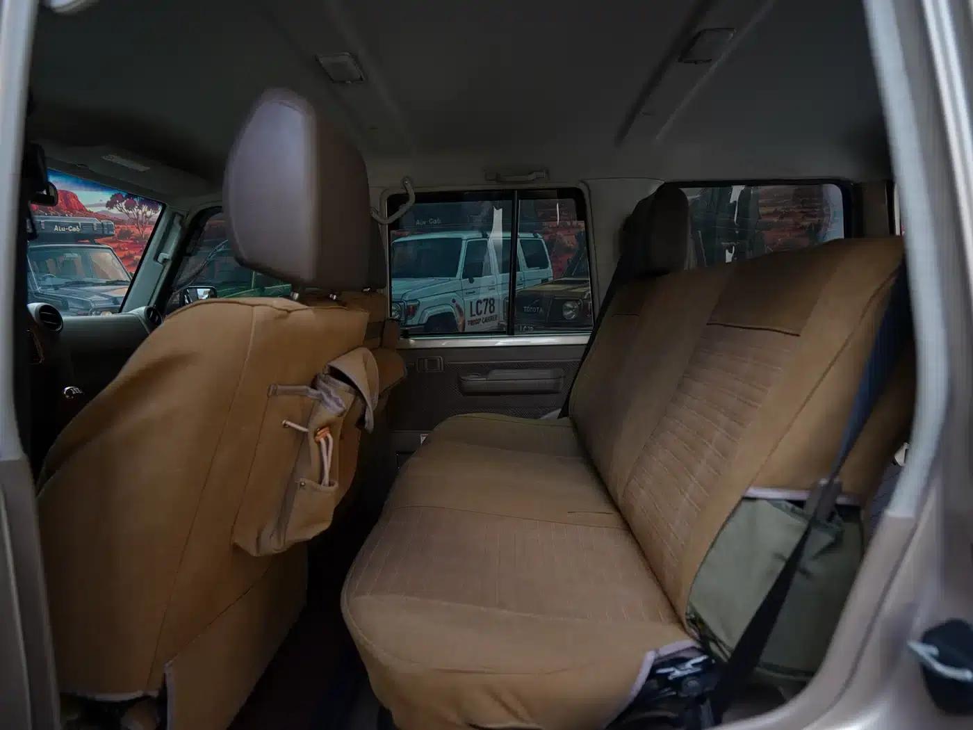Land Cruiser (Imported) LC76 2016 Model 4.0L Middle East Version — миниатюра 19