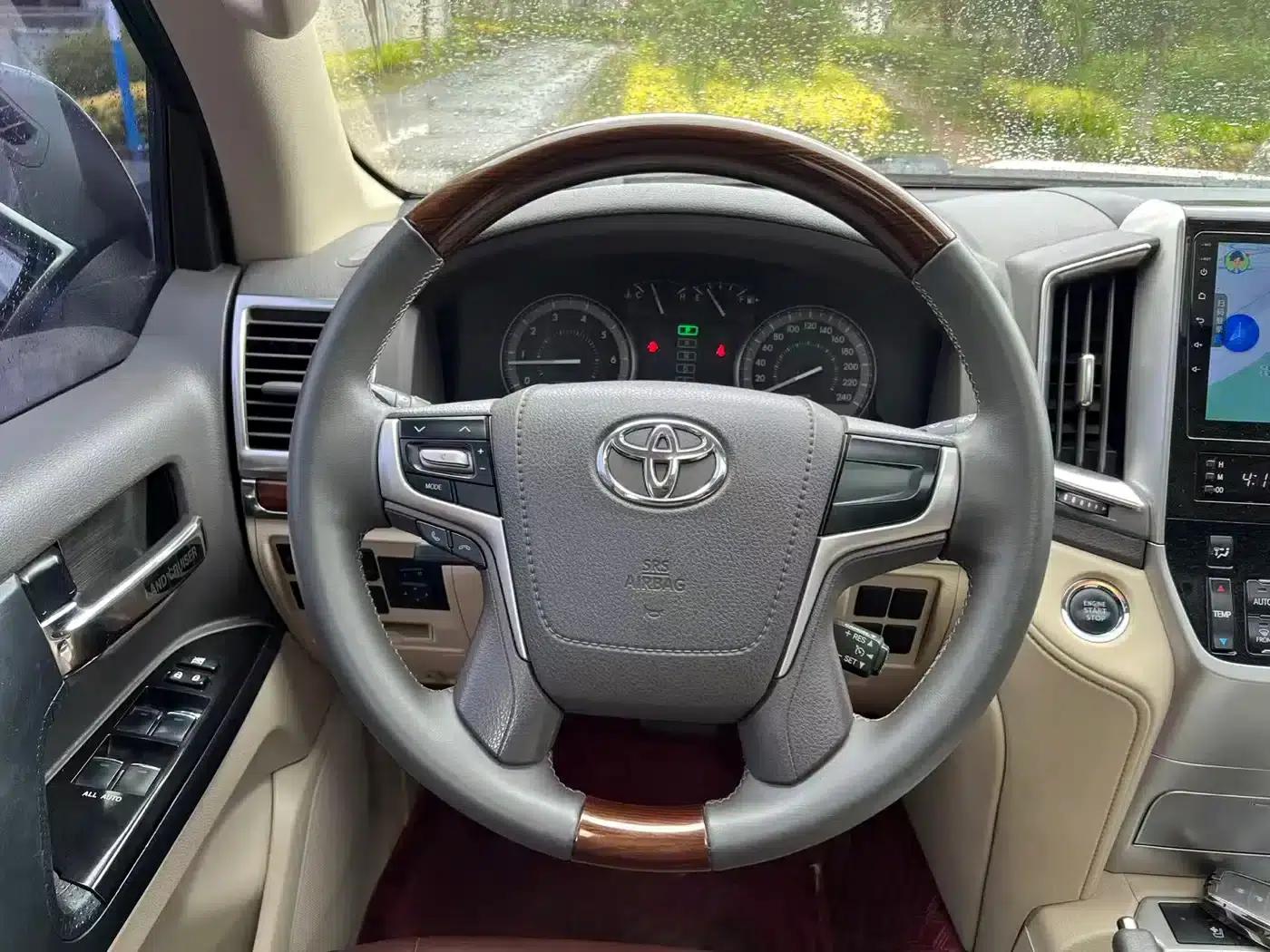 2018 Land Cruiser (Imported) 4.6L Middle East Edition — миниатюра 13