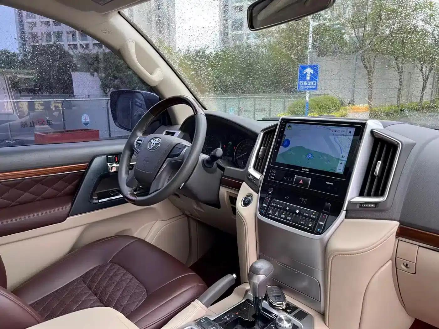 2018 Land Cruiser (Imported) 4.6L Middle East Edition — миниатюра 17