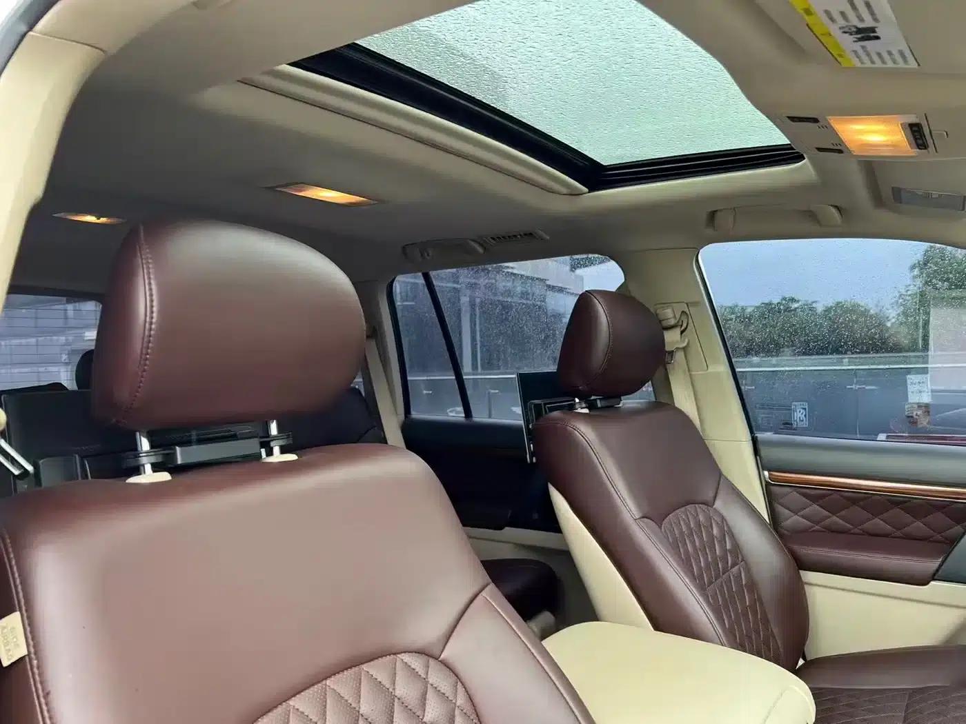 2018 Land Cruiser (Imported) 4.6L Middle East Edition — миниатюра 18