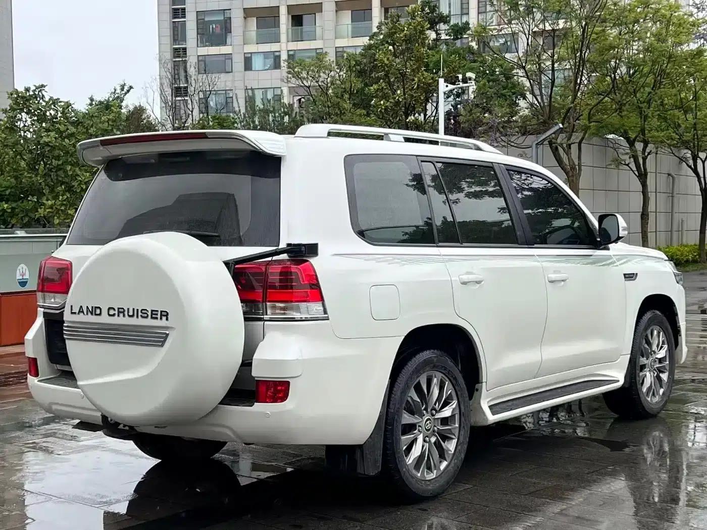 2018 Land Cruiser (Imported) 4.6L Middle East Edition — миниатюра 6
