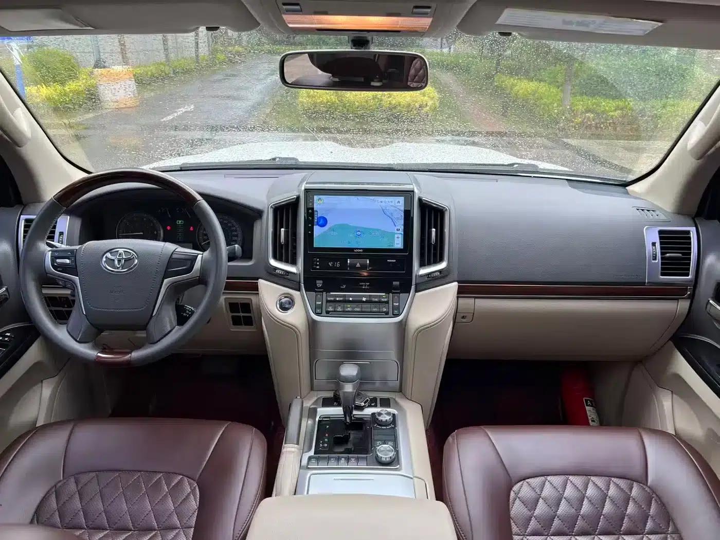 2018 Land Cruiser (Imported) 4.6L Middle East Edition — миниатюра 9