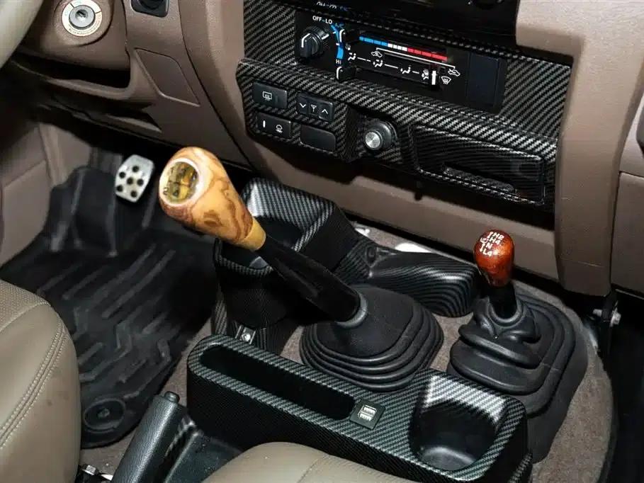 Land Cruiser (Imported) LC76 2015 Model 4.0L Manual — миниатюра 16