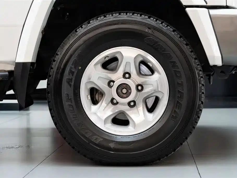 Land Cruiser (Imported) LC76 2015 Model 4.0L Manual — миниатюра 19