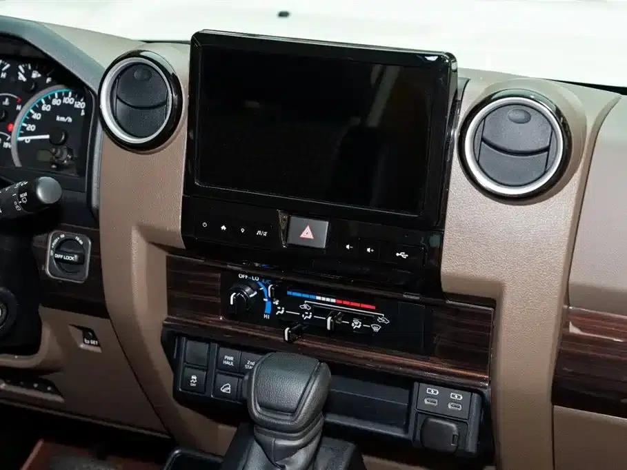 Land Cruiser (Imported) LC71 2024 Model 2.8T Diesel — миниатюра 14