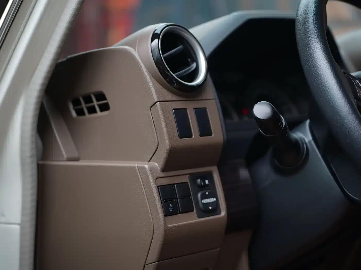 Land Cruiser (Imported) LC76 2024 Model 2.8T Diesel — миниатюра 15