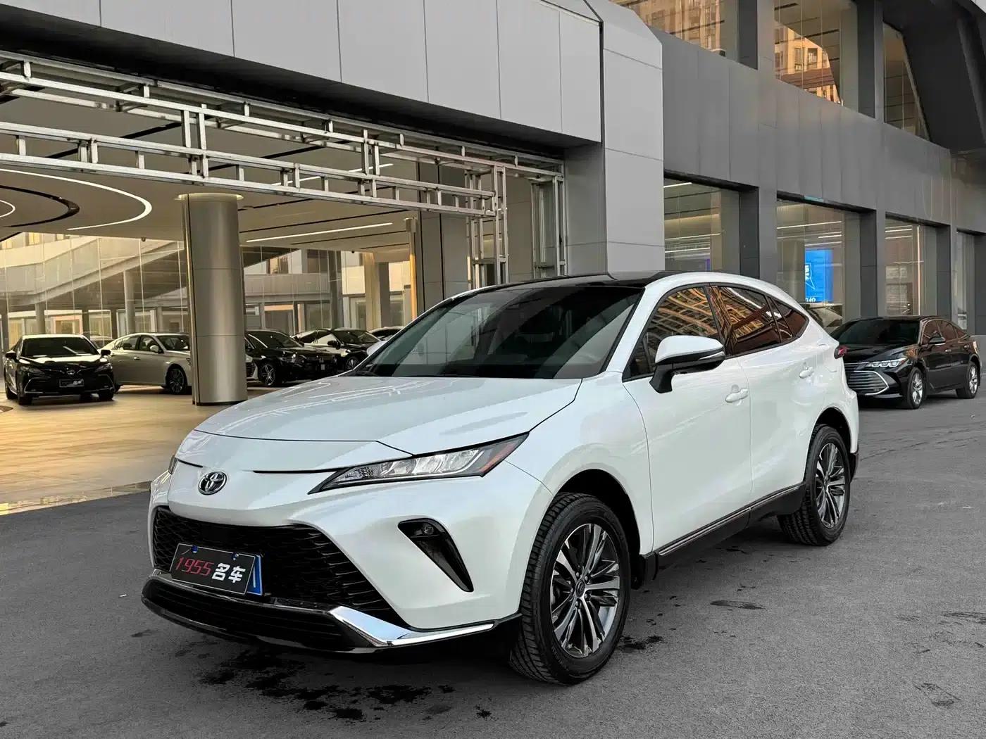 Venza 2023 2.0L CVT 2WD Luxury Edition — миниатюра 1