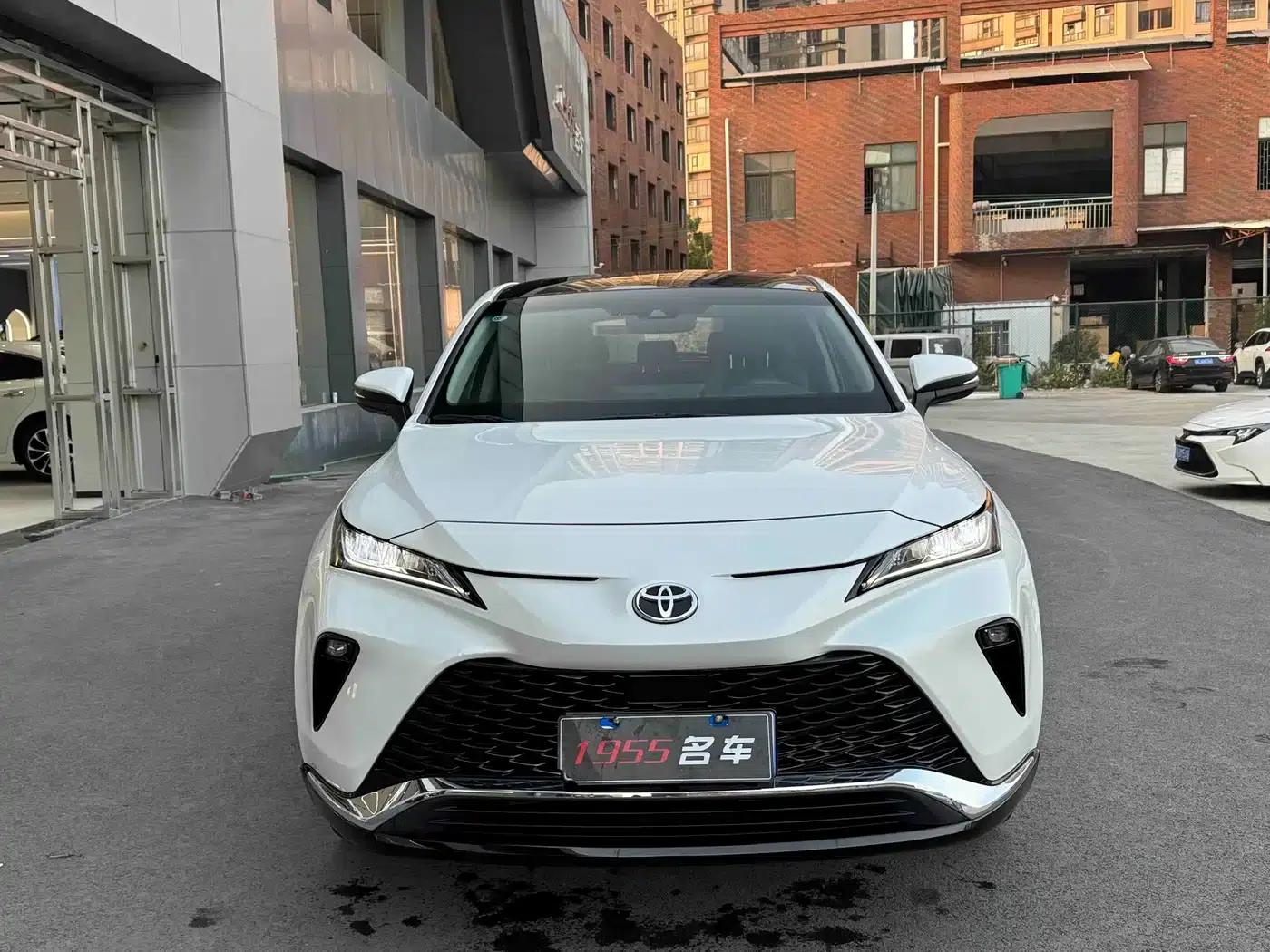 Venza 2023 2.0L CVT 2WD Luxury Edition — миниатюра 2