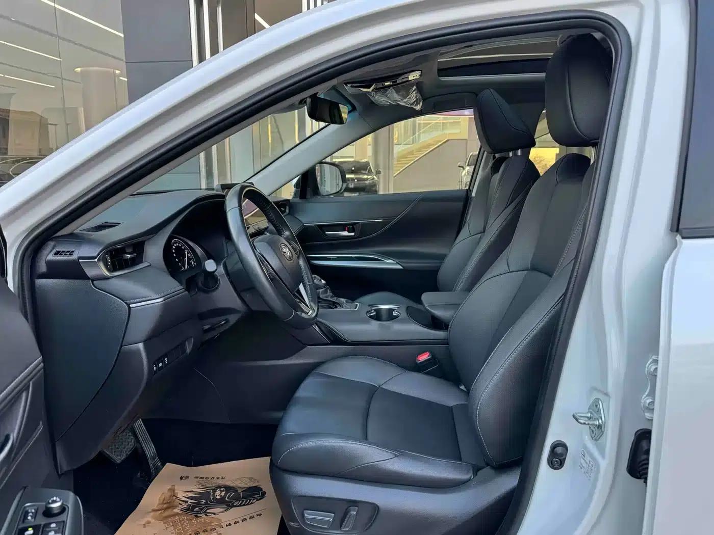 Venza 2023 2.0L CVT 2WD Luxury Edition — миниатюра 4