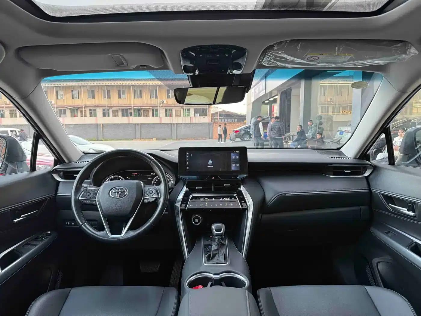 Venza 2023 2.0L CVT 2WD Luxury Edition — миниатюра 5
